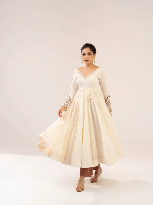 Safed Noor Ivory Anarkali Set